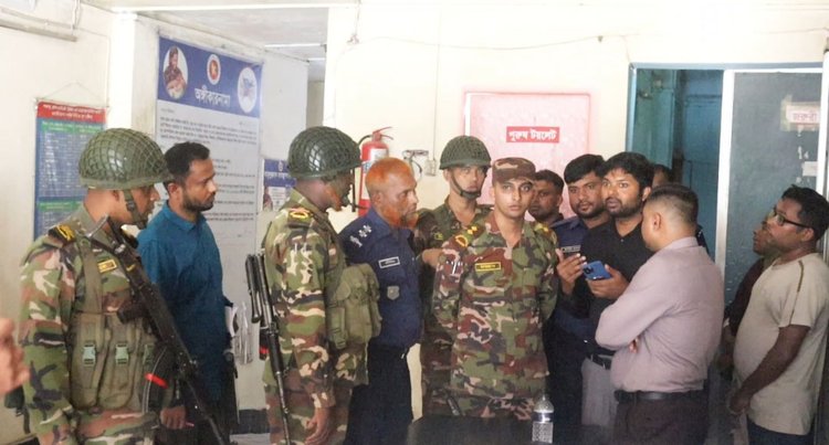 বোদা উপজেলার সুরমা জেনারেল হাসপাতাল ও ডায়াগনস্টিক সেন্টার ভ্রাম্যমাণ আদালতের মাধ্যমে সিলগালা করা হয়। ছবি: আজকের পত্রিকা