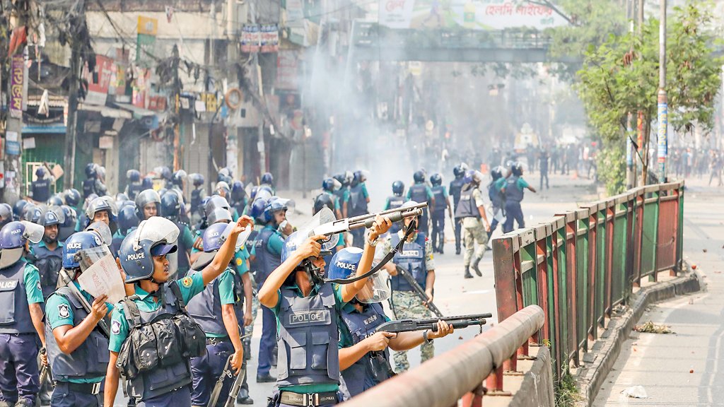 জুলাইয়ে প্রাণঘাতী অস্ত্র ব্যবহারের নির্দেশ দেন হাসিনা, ফাঁস হওয়া অডিও বিশ্লেষণ করে জানাল বিবিসি