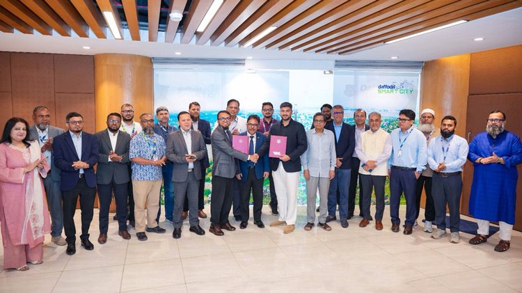 ড্যাফোডিল ইন্টারন্যাশনাল ইউনিভার্সিটি এবং প্যারামাউন্ট গ্রুপের মধ্যে পাওয়ার পারচেজ এগ্রিমেন্ট (পিপিএ) স্বাক্ষরিত হয়েছে। ছবি: বিজ্ঞপ্তি