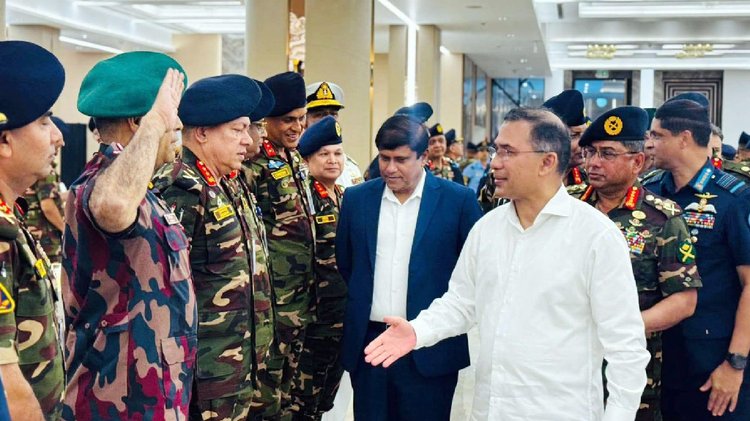 বাংলাদেশ সশস্ত্র বাহিনীর সদস্যদের উদ্দেশ্যে প্রধানমন্ত্রী তারেক রহমানের দরবার অনুষ্ঠিত হয়েছে। ছবি: পিএমও