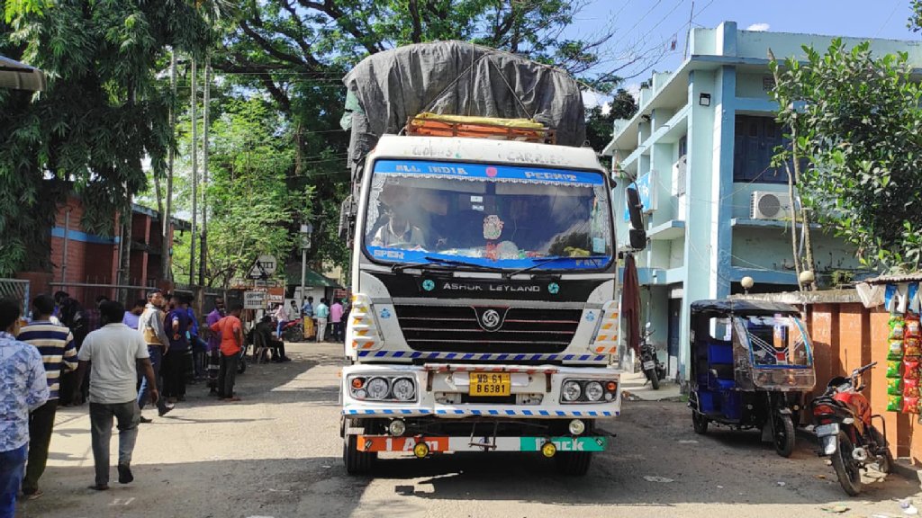 বাংলাদেশে রপ্তানি বন্ধে ভারতে কমল চালের দাম