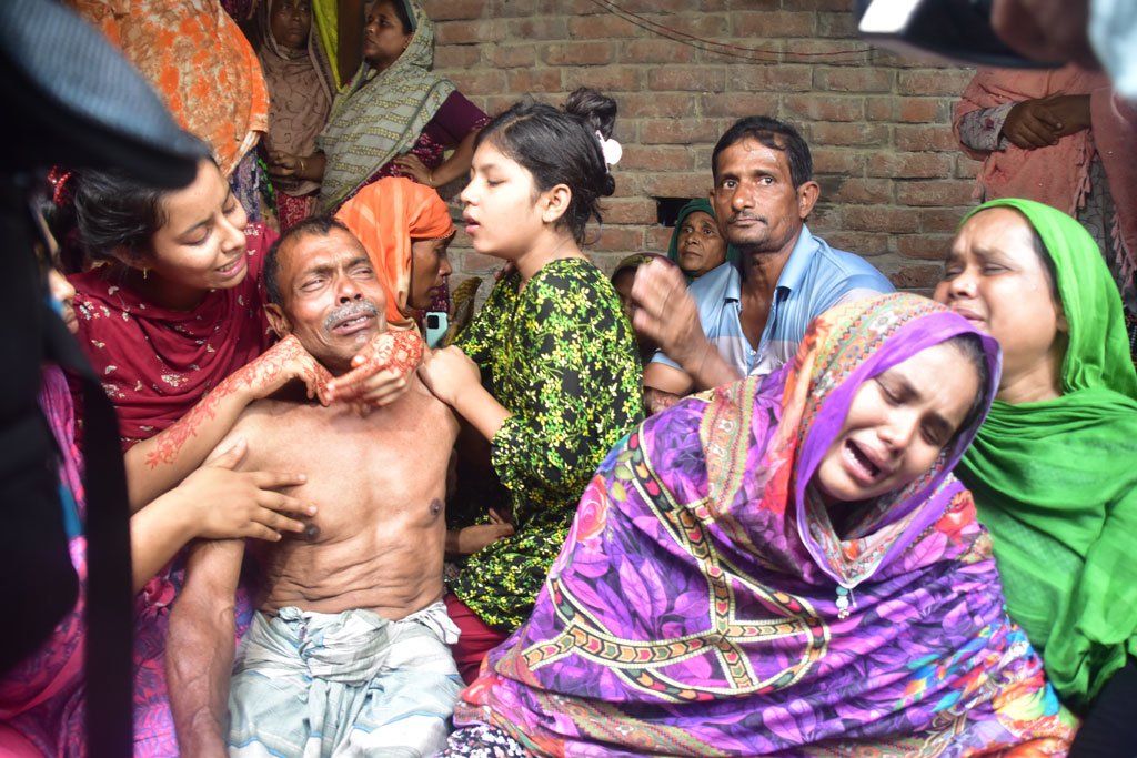 রাজশাহীতে ঘর থেকে দুই সন্তান ও বাবা-মায়ের লাশ উদ্ধার