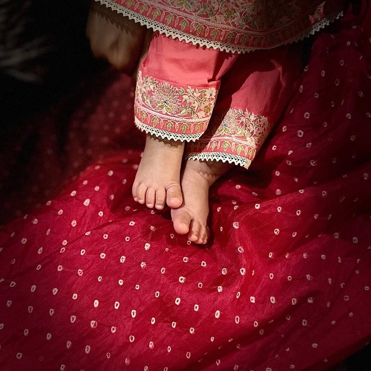 রণবীর সিং সামাজিক মাধ্যমে মেয়ের পুরো ছবি পোস্ট করেননি। ছবি: ইনস্টাগ্রাম