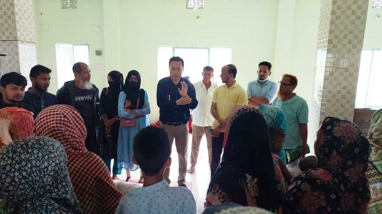 রাঙামাটি জেলা প্রশাসনের তথ্য অনুযায়ী, জেলায় এখন পর্যন্ত ২৪৬টি আশ্রয়কেন্দ্র খোলা হয়েছে। ছবি: আজকের পত্রিকা
