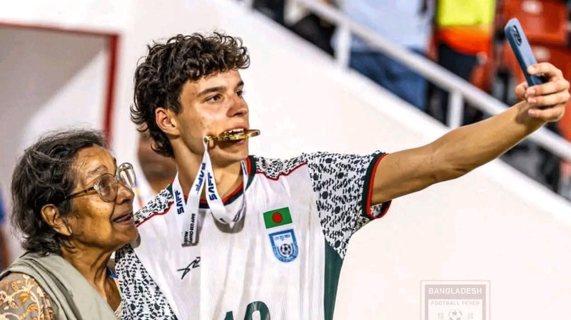 ronan-and-grandmother