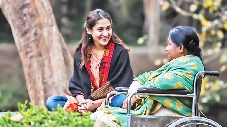‘সাবা’ সিনেমায় মেহজাবীন ও রোকেয়া প্রাচী। ছবি: সংগৃহীত