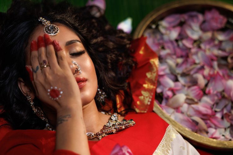 মডেল: সাবরিন ইসলাম, ছবি: অরুণ কুমার সিংহ, কৃতজ্ঞতা: ধ্রুবতারা স্টুডিও