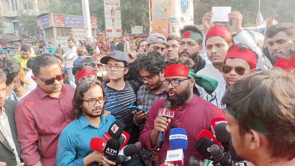 ‎‎স্বরাষ্ট্র উপদেষ্টার পদত্যাগ দাবি: নতুন কর্মসূচি ঘোষণা দিয়ে শাহবাগ ছাড়ল জাতীয় ছাত্রশক্তি