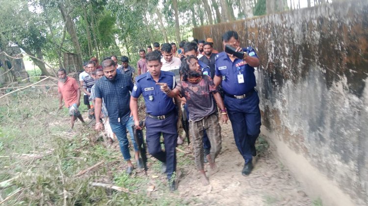 নবীগঞ্জে সাবেক এমপির ওপর হামলায় ছুরিসহ একজন আটক। ছবি: আজকের পত্রিকা