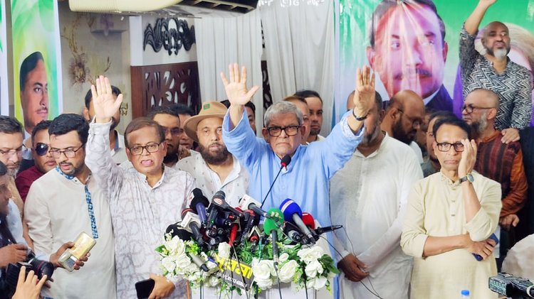 সিলেটে এক আলোচনা সভায় বক্তব্য দেন বিএনপি মহাসচিব মির্জা ফখরুল ইসলাম আলমগীর। ছবি: আজকের পত্রিকা