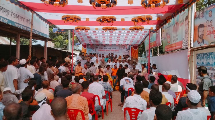 ইসলামপুরে যুবদলের প্রতিষ্ঠাবার্ষিকীর আলোচনা সভায় ভার্চুয়ালি যুক্ত হন উপজেলা বিএনপির সভাপতি ও সাবেক সংসদ সদস্য সুলতান মাহমুদ বাবু। ছবি: আজকের পত্রিকা