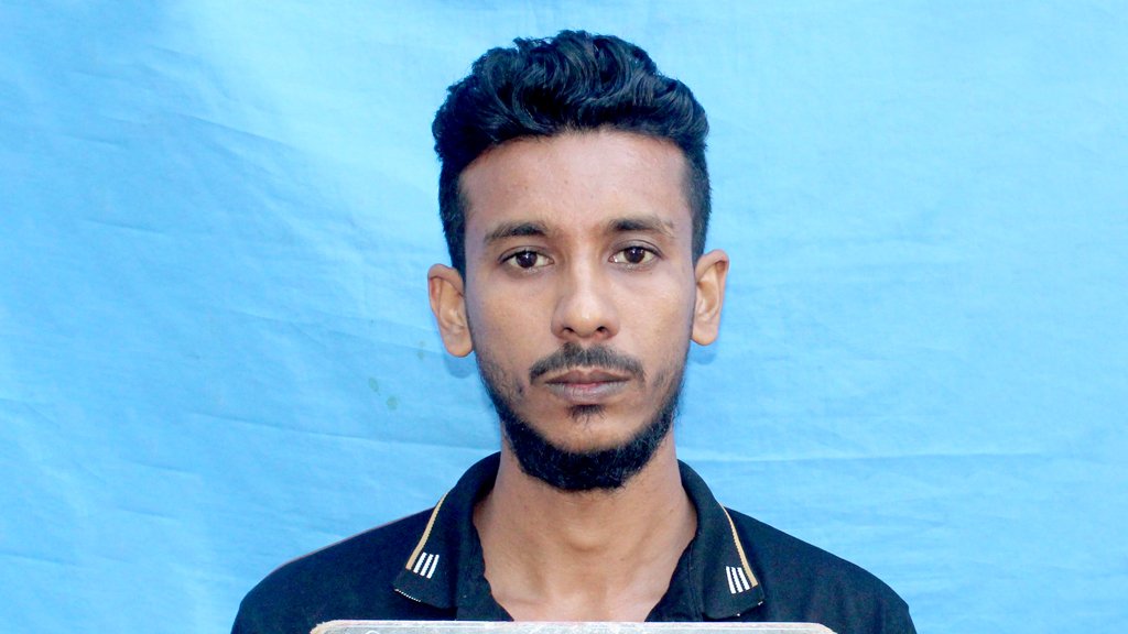 মামার বদলে আদালতে হাজিরা ভাগনের, কারাফটকে ধরা