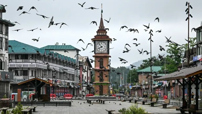 ভারতীয় গোলায় কাশ্মীরে নিহত ১৩