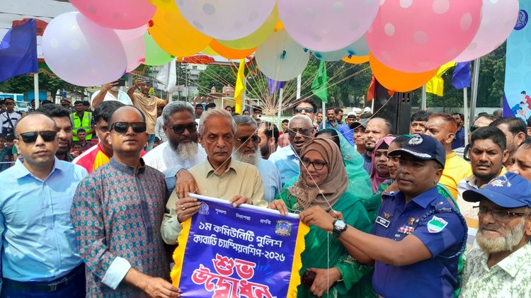 প্রথম কমিউনিটি পুলিশ কাবাডি চ্যাম্পিয়নশিপের উদ্বোধনী অনুষ্ঠানে বক্তব্য দেন সংস্কৃতিমন্ত্রী নিতাই রায় চৌধুরী। ছবি: আজকের পত্রিকা