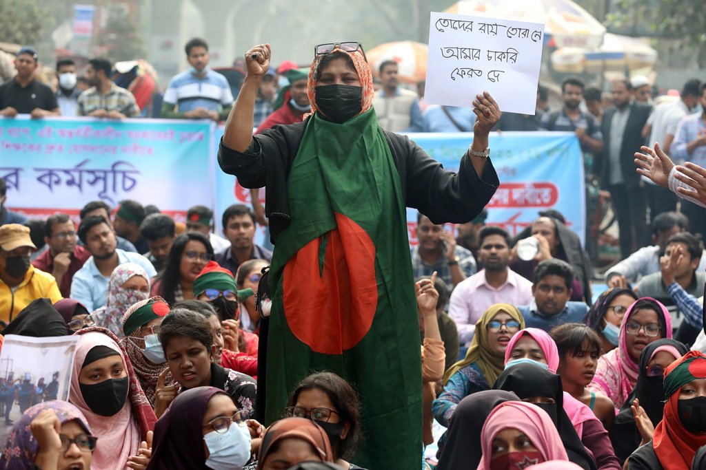 সচিবালয়ে বৈঠক থেকে বেরিয়ে আন্দোলন চালিয়ে যাওয়ার ঘোষণা প্রাথমিকে নিয়োগপ্রত্যাশীদের