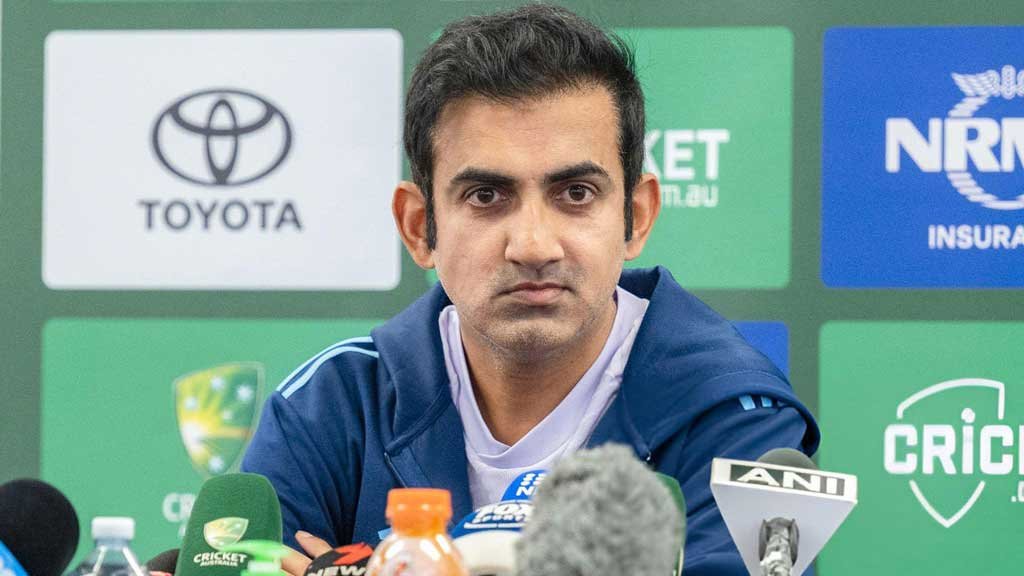 ইংল্যান্ডকে হারানোর পর ভারতের কোচের রহস্যময় পোস্ট
