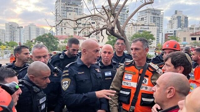 ইরানি হামলার জেরে ইসরায়েলে আটকা ৪০ হাজার পর্যটক