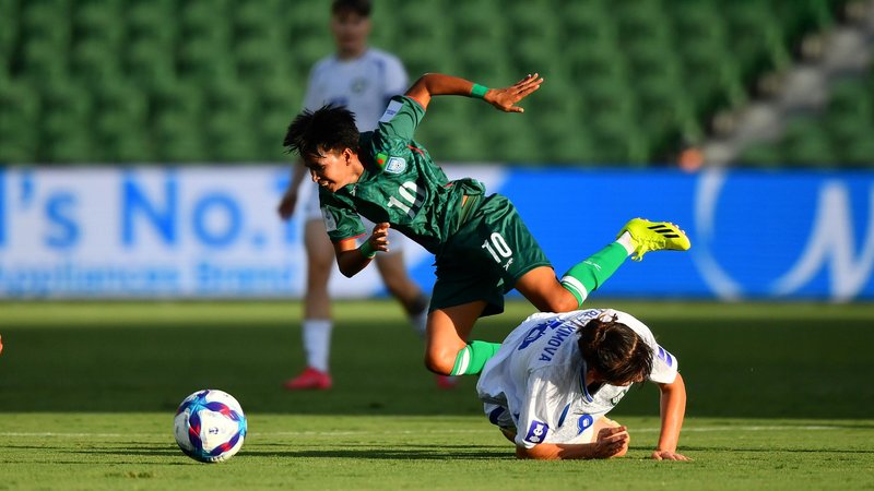 আবারও ঋতুর দূরপাল্লার শট