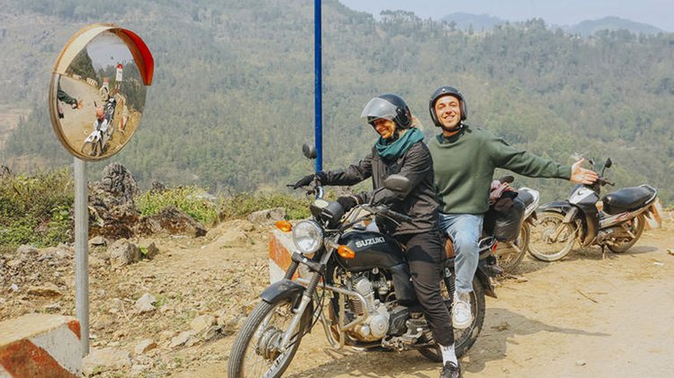 বাইক ভাড়া নেওয়ার আগে পাসপোর্টসহ কিছু ডকুমেন্ট জমা দিতে হবে। ছবি: সংগৃহীত