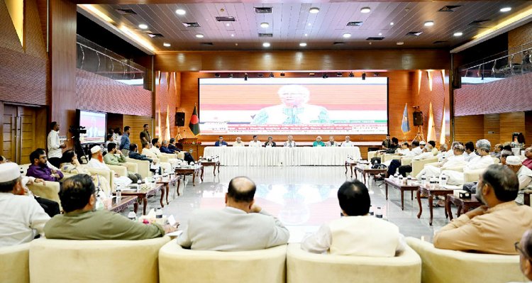 আগামী ১৭ অক্টোবর জুলাই জাতীয় সনদ স্বাক্ষর অনুষ্ঠান হবে বলে জানিয়েছেন প্রধান উপদেষ্টা অধ্যাপক মুহাম্মদ ইউনূস। ছবি: আজকের পত্রিকা