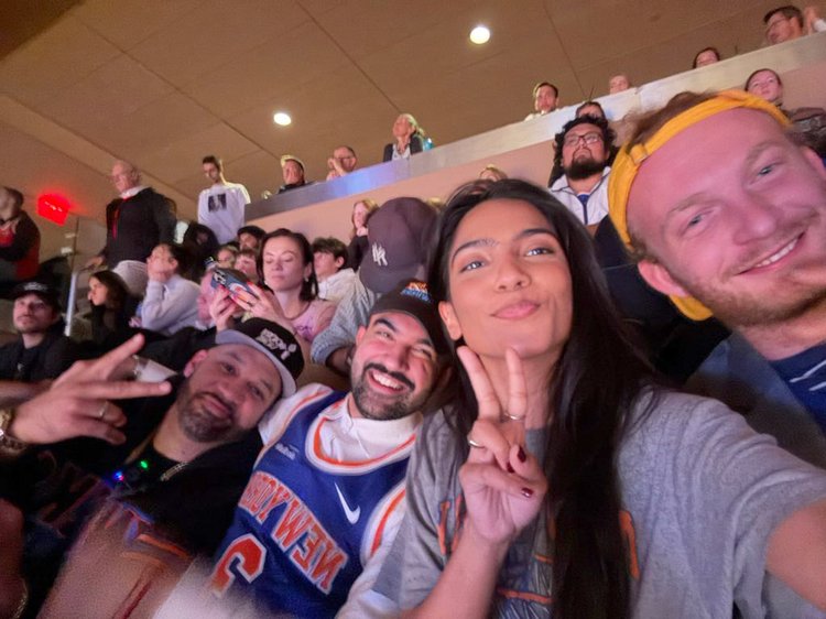 নির্বাচনী প্রচারে জারা করিম। ছবি: এক্স