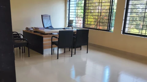 আখাউড়া উপজেলা পরিষদে ফাঁকা চেয়ার, সাড়ে ১০টায়ও অনুপস্থিত একাধিক কর্মকর্তা