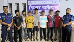 কুমিল্লায় কিশোর গ্যাংবিরোধী পুলিশের অভিযানে আটক আরও ৩৫১ জন
