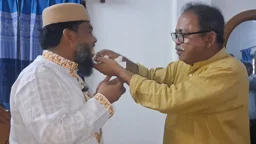 জামায়াতের পরাজিত প্রার্থীর বাসায় ফুল-মিষ্টি নিয়ে হাজির মির্জা ফয়সল