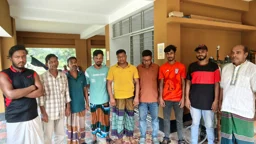 সুন্দরবনের ভেতর দিয়ে ২৩০ টন কয়লা পাচারের চেষ্টা, বাল্কহেডসহ আটক ৯