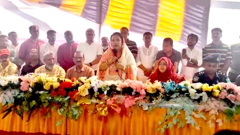 দ্বন্দ্বে না জড়িয়ে মানুষের কল্যাণে কাজ করুন: খাদ্যমন্ত্রী

