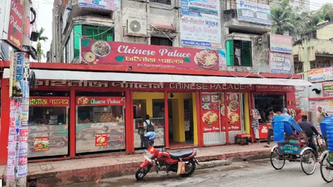 ম্যানেজার ফোন না ধরায় চায়নিজ রেস্তোরাঁয় হামলা-ভাঙচুর