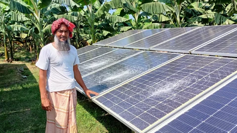 গাংনীতে সোলার প্যানেল ভেঙে তার কেটে দিল দুর্বৃত্তরা, বন্ধ সেচ কার্যক্রম