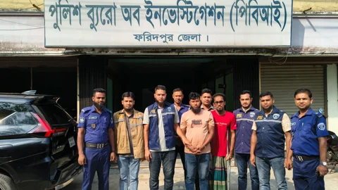 কখনও তান্ত্রিক, কখনও জ্বীনের বাদশা বা ব্যবসায়ী: ডিজিটাল প্রতারক চক্রের ২ সদস্য গ্রেপ্তার