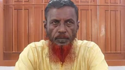 টুঙ্গিপাড়ায় জুয়ার আড্ডায় চেয়ারম্যানের টাকা লেনদেনের ভিডিও ভাইরাল
