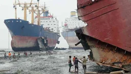 লাল থেকে কমলা রঙে জাহাজভাঙা শিল্প, স্বার্থ কার—প্রশ্ন বাপার