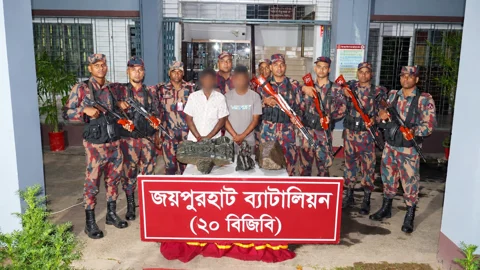 পাঁচবিবিতে ৮৯ লাখ টাকার কষ্টিপাথরের ৩ মূর্তি উদ্ধার, আটক ২
