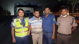 মহাসড়কে ডাকাতির ৯ গরুসহ ধরা ৩৪ মামলার আসামি