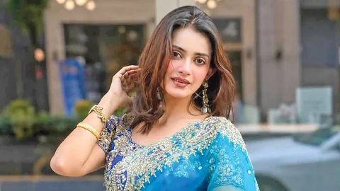 কোণঠাসা তানজিন তিশা, একদিকে মামলার চাপ অন্যদিকে অনিশ্চিত সিনেমা