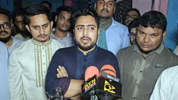 প্রশাসনিক জটিলতায় জুলাই যোদ্ধাদের চিকিৎসায় যেন গাফিলতি না হয়: নাহিদ ইসলাম