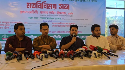 রাষ্ট্রকাঠামোর সংস্কার না হলে তারেক রহমানও একই পথে হাঁটবেন: নাহিদ ইসলাম