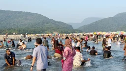 পূজায় সিলেটে রেকর্ড গড়লেন পর্যটকেরা