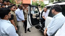আজিমপুর সরকারি কোয়ার্টারে অপরিচ্ছন্নতায় প্রধানমন্ত্রী ক্ষুব্ধ, ২ সপ্তাহের মধ্যে বাসযোগ্য করার নির্দেশ