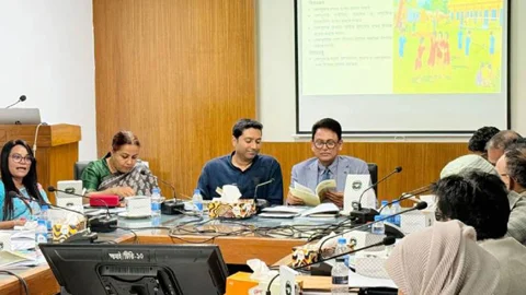 চতুর্থ ও ষষ্ঠ শ্রেণিতে অনুমোদন পেল নতুন ৪ পাঠ্যবই
