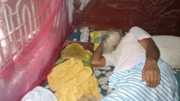 ফরিদপুরে শয্যাশায়ী বৃদ্ধকে উচ্চ শব্দে গান বাজিয়ে মানসিক নির্যাতনের অভিযোগ, জিডি