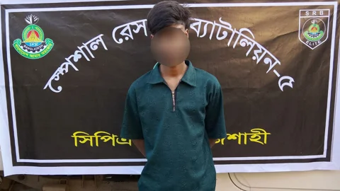 গোসলের ভিডিও ছড়ানোর ভয় দেখিয়ে ধর্ষণ, যুবক গ্রেপ্তার
