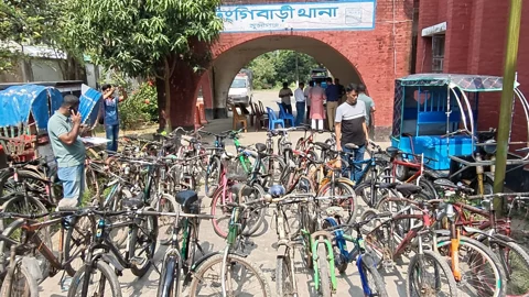 টঙ্গিবাড়ীতে ৪২টি চোরাই বাইসাইকেল উদ্ধার, দুজন গ্রেপ্তার
