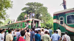 পাওয়ার কারসহ ১১ বগি ছেড়ে ২ কিমি গেল মোহনগঞ্জ এক্সপ্রেস