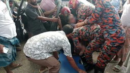 গাছের সঙ্গে প্রাইভেটকারের ধাক্কায় শিশু নিহত, আহত একই পরিবারের ৩ 
