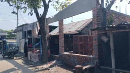 ঈশ্বরগঞ্জে বিএনপি নেতার বিরুদ্ধে জায়গা দখল করে ঘর নির্মাণের অভিযোগ