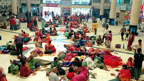 নীলসাগর এক্সপ্রেস লাইনচ্যুত, রাজশাহী-ঢাকা রুটে ট্রেন চলাচলে বিঘ্ন